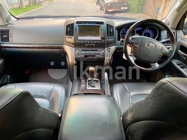 Toyota Land Cruiser 2010 photo 3