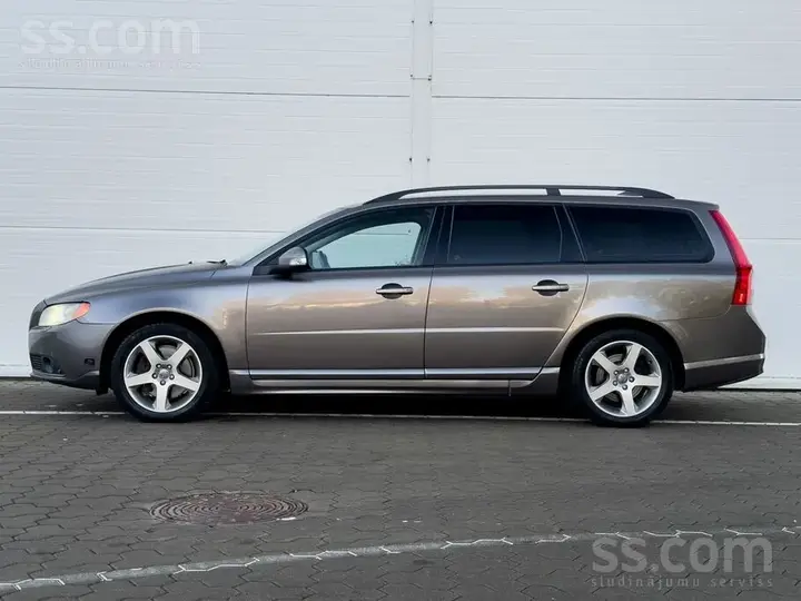 Volvo V70 2007 photo 2
