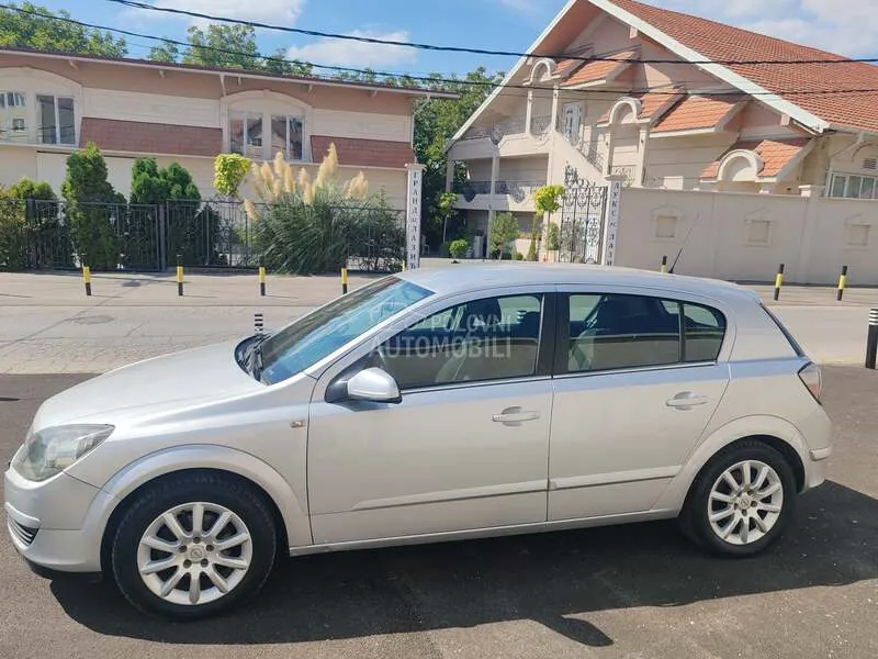 Opel Astra H 2005 photo 4