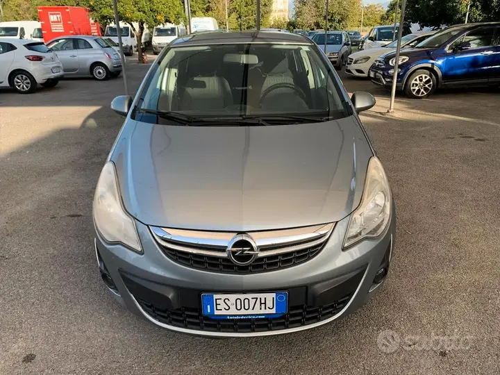 Opel Corsa 2013 photo 2