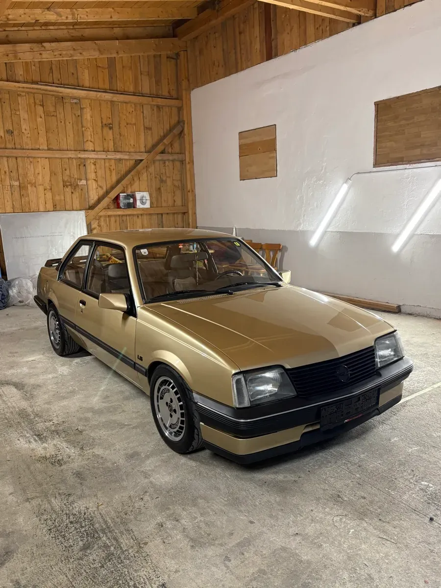 Opel Ascona 1985 photo 2