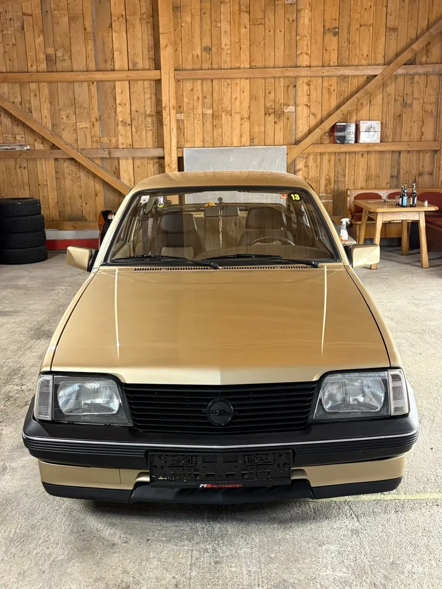 Opel Ascona 1985 photo 3