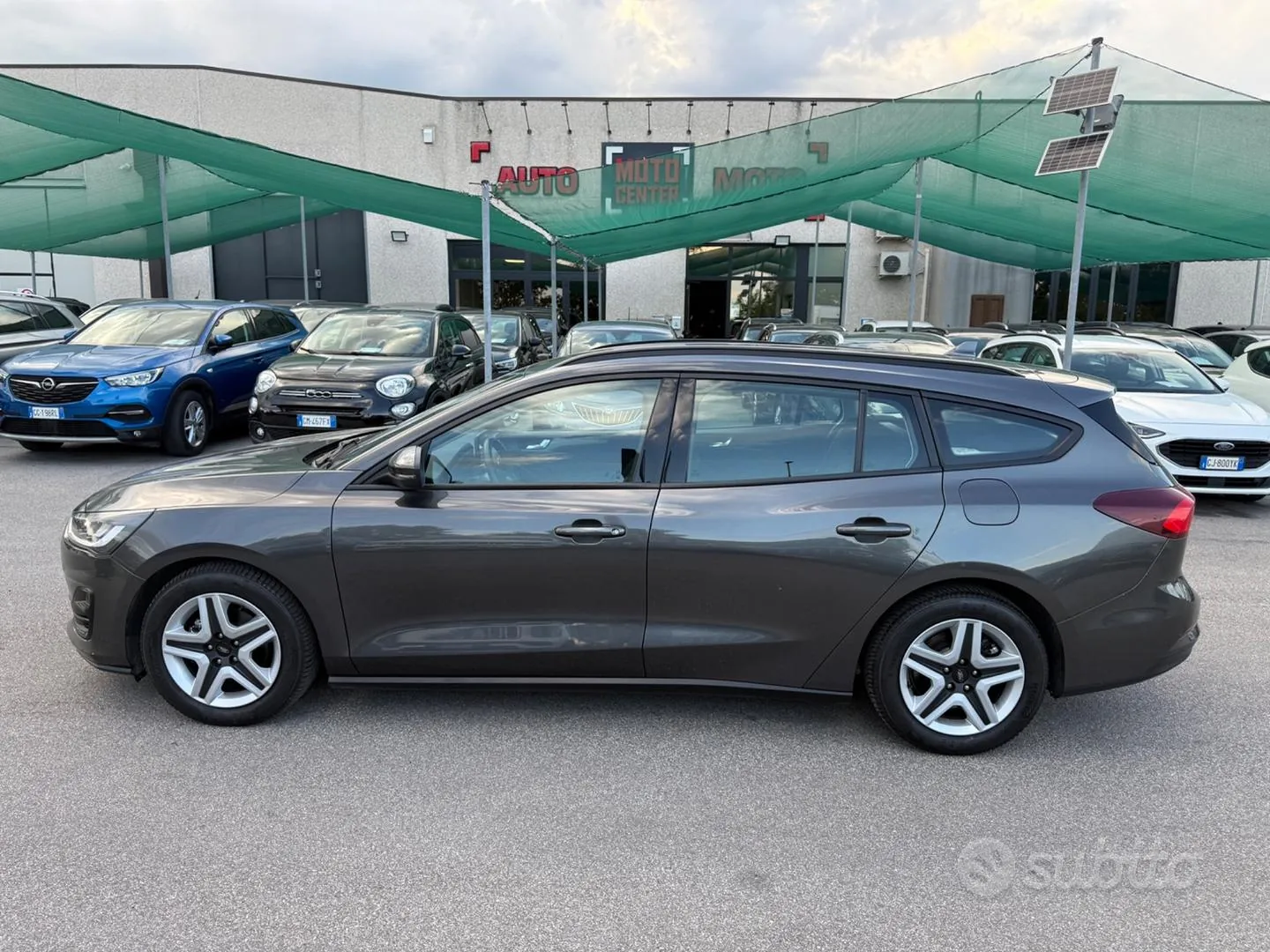 Ford Focus 2023 photo 2