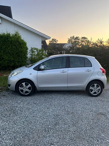 Toyota Yaris 2011 photo 3