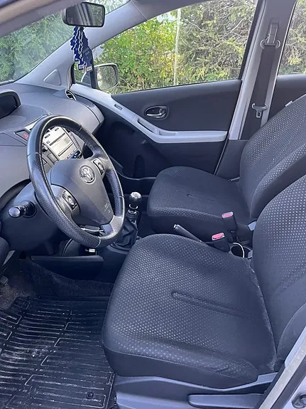 Toyota Yaris 2011 photo 5