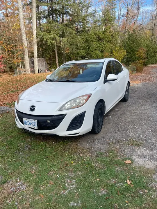 Mazda 3 2011 photo 2