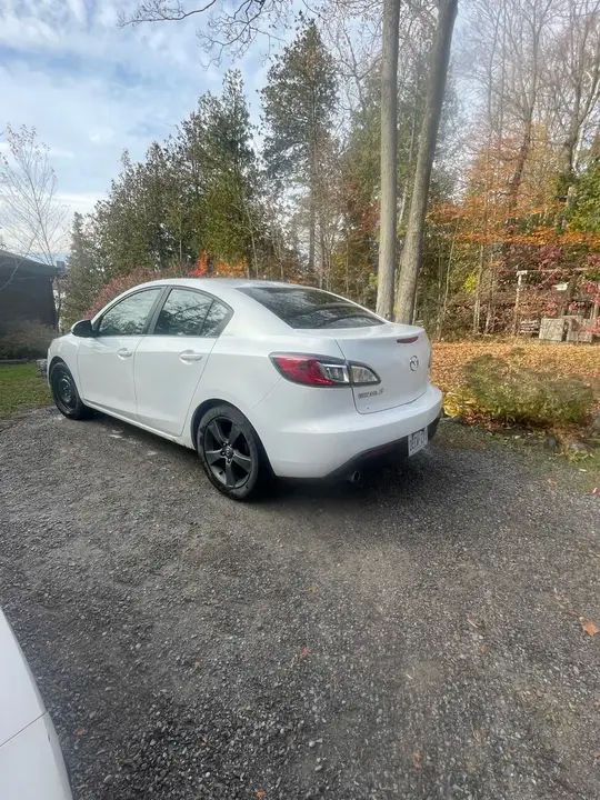 Mazda 3 2011 photo 3