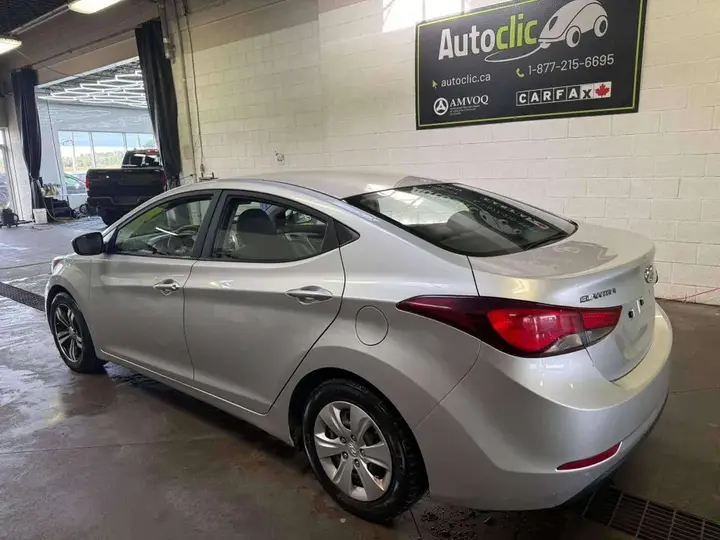 Hyundai Elantra 2016 photo 3