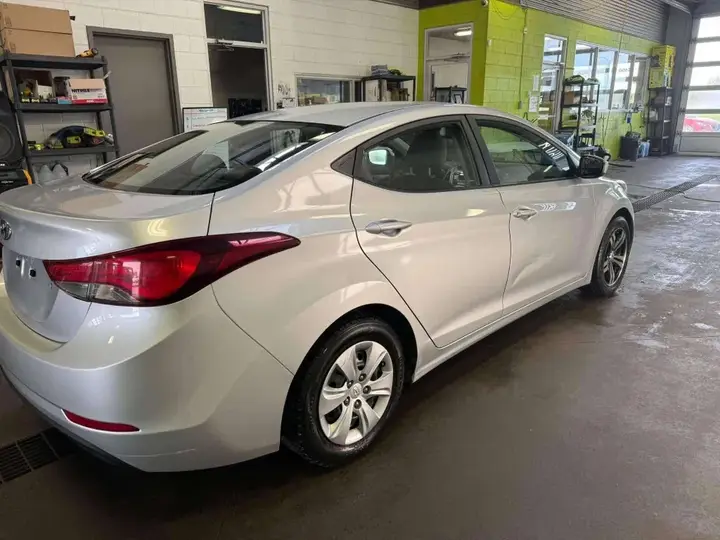 Hyundai Elantra 2016 photo 5