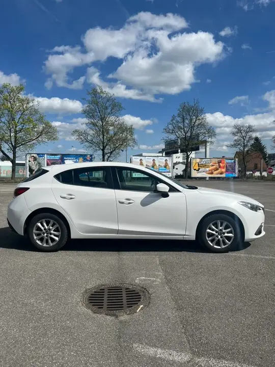 Mazda Mazda3 2015 photo 3