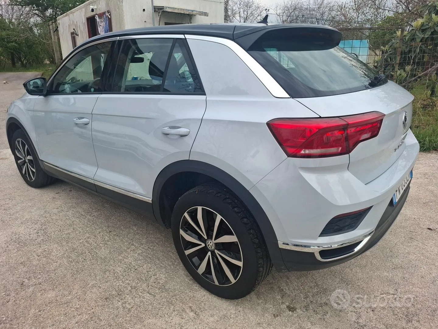 Volkswagen T-Roc 2019 photo 2