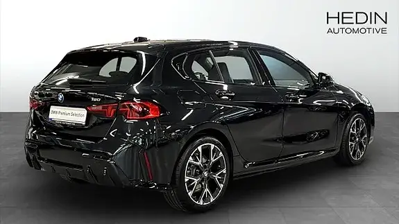 BMW 120 2026 photo 2