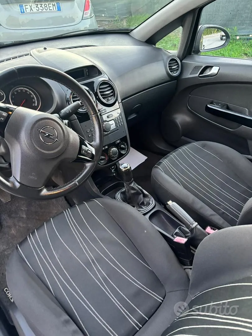 Opel Corsa 2010 photo 4
