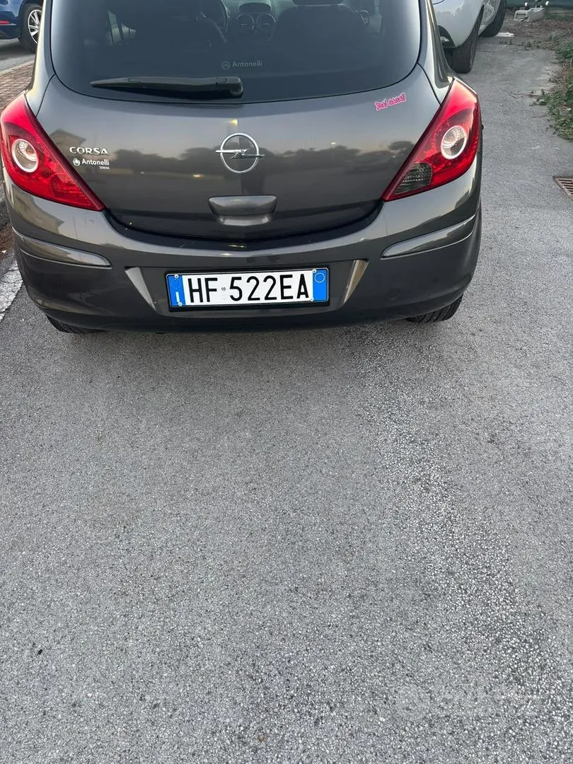Opel Corsa 2010 photo 2