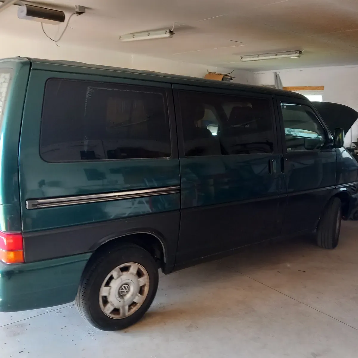 Volkswagen T4 1997 photo 3