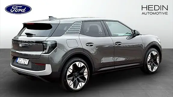 Ford Explorer 2026 photo 2