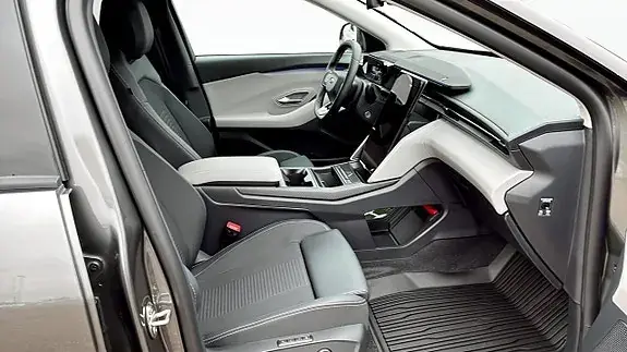 Ford Explorer 2026 photo 3
