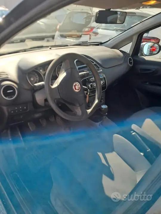 Fiat Punto 2015 photo 5
