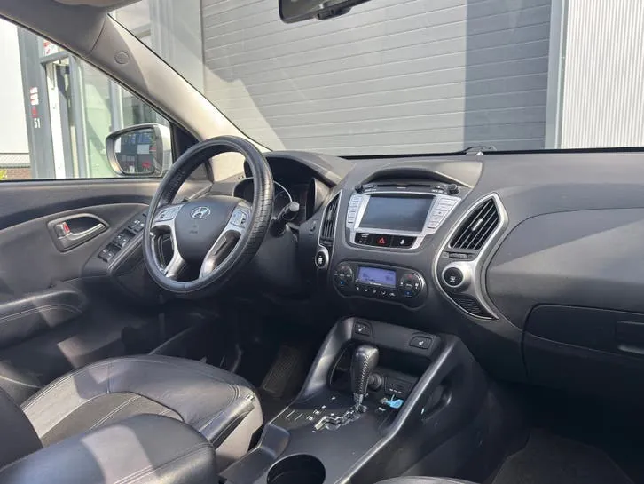 Hyundai Tucson 2011 photo 2