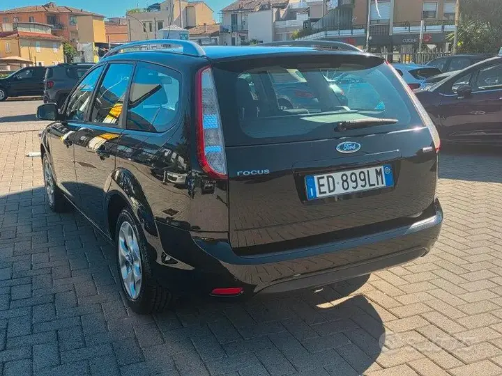 Ford Focus 2010 photo 5