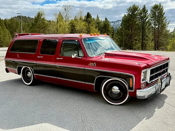 Chevrolet Suburban 1979 photo 2