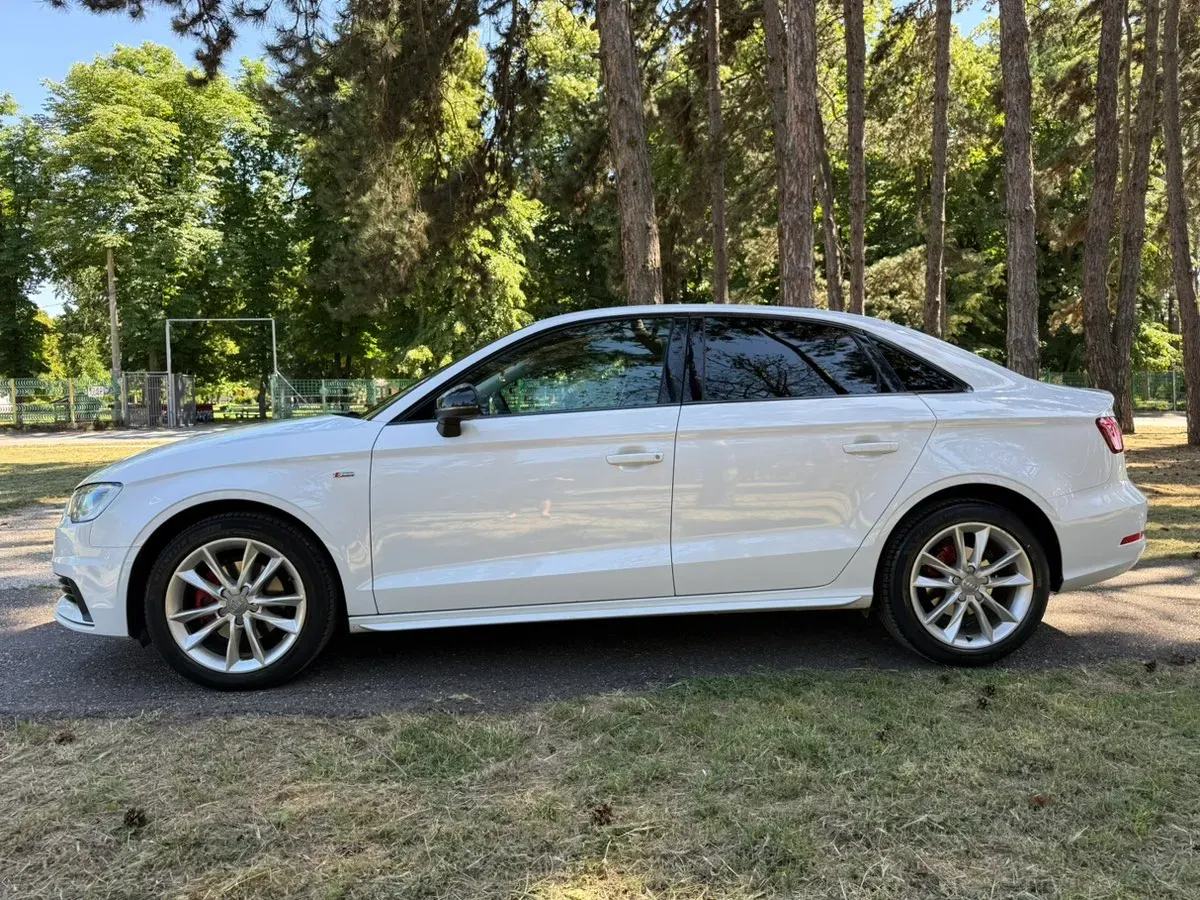 Audi A3 2015 photo 3