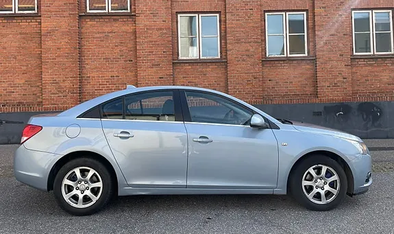 Chevrolet Cruze 2011 photo 3