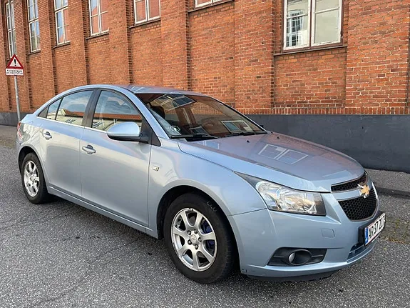 Chevrolet Cruze 2011 photo 2