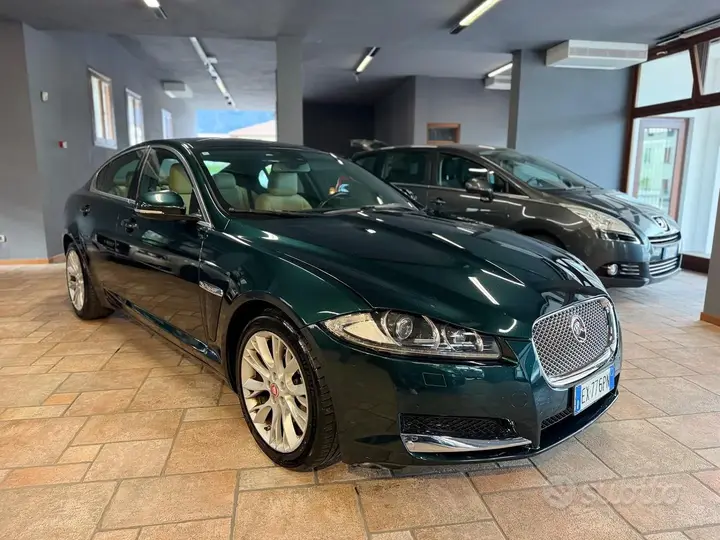 Jaguar Xf 2014 photo 3