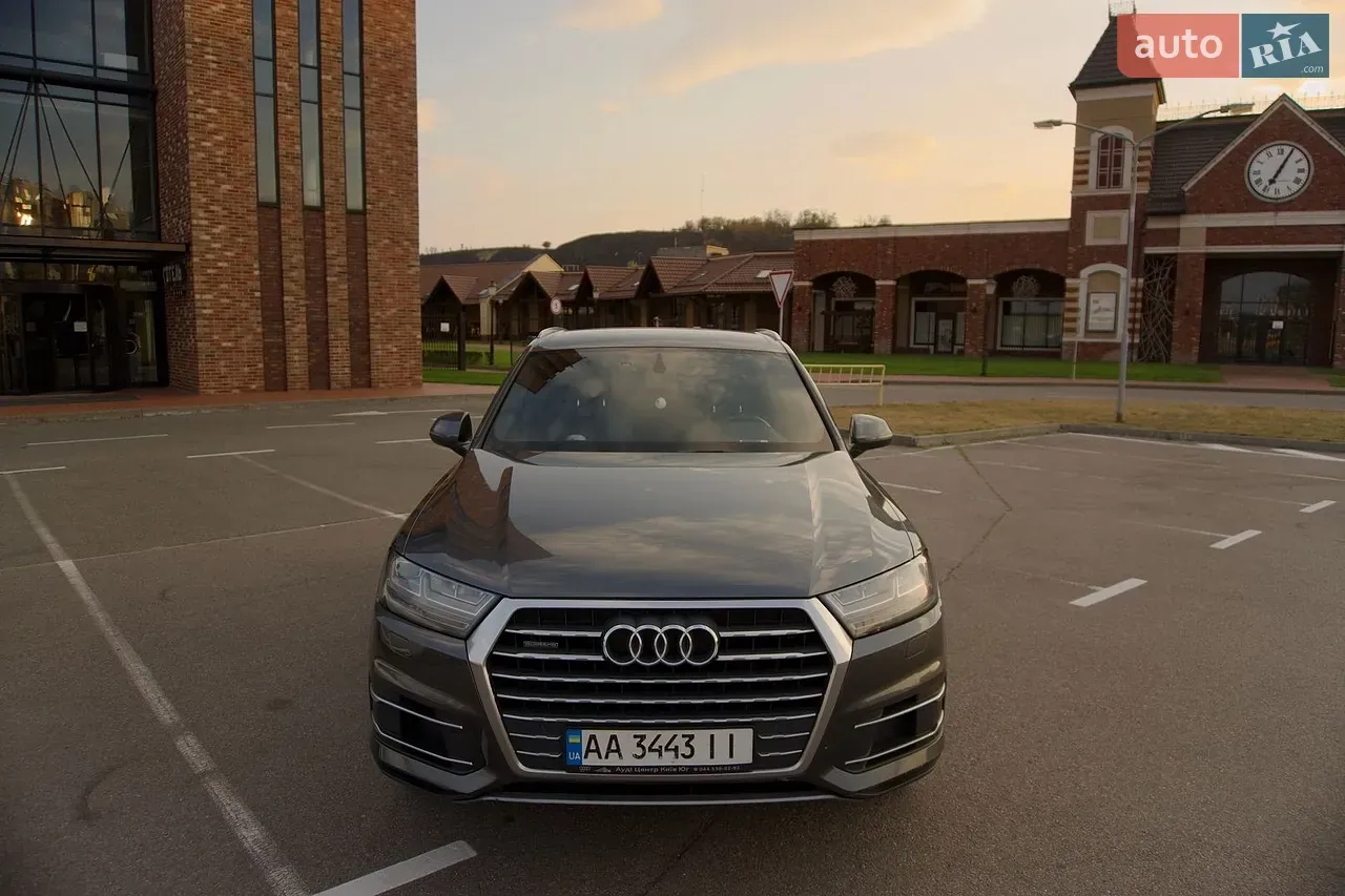 Audi Q7 2015 photo 2