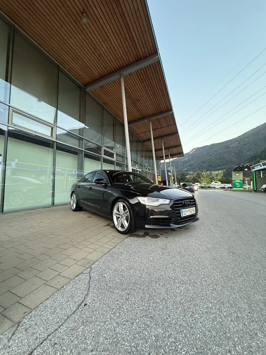 Audi A6 2011 photo 2