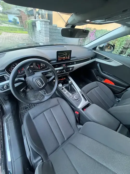 Audi A4 2017 photo 2