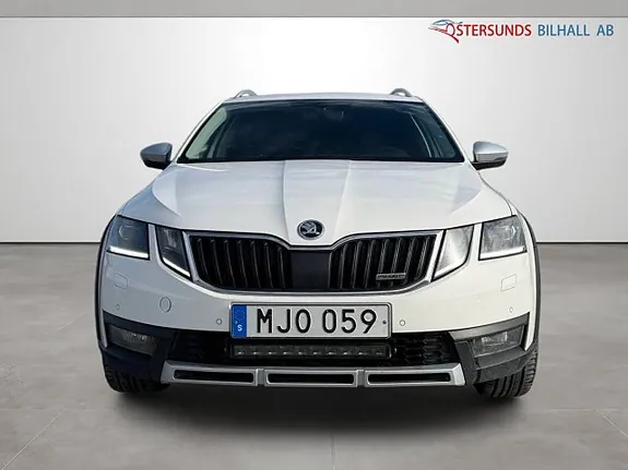 Skoda Octavia Scout 2018 photo 2