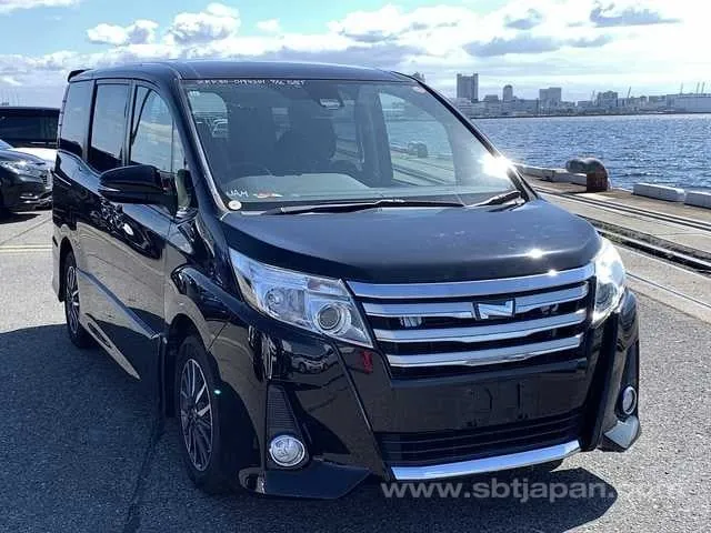 Toyota Noah Si