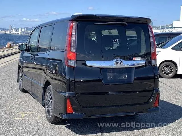 Toyota Noah Si 2016 photo 3