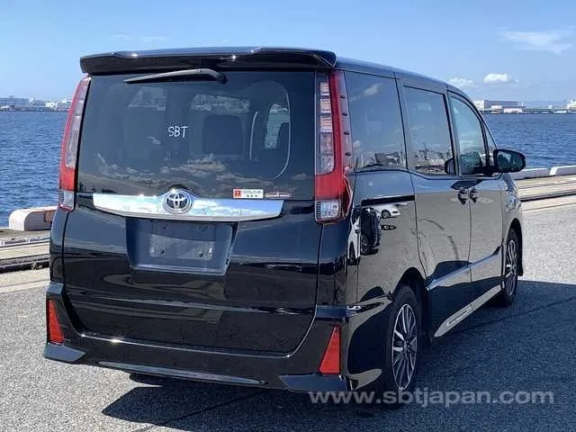 Toyota Noah Si 2016 photo 4