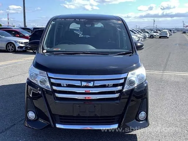 Toyota Noah Si 2016 photo 5
