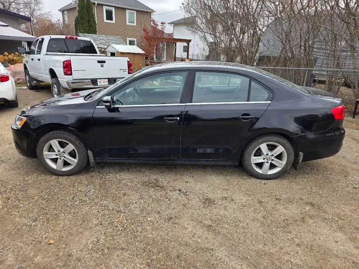 Volkswagen Jetta 2013 photo 2