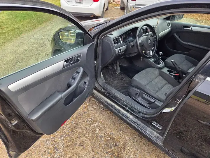 Volkswagen Jetta 2013 photo 4