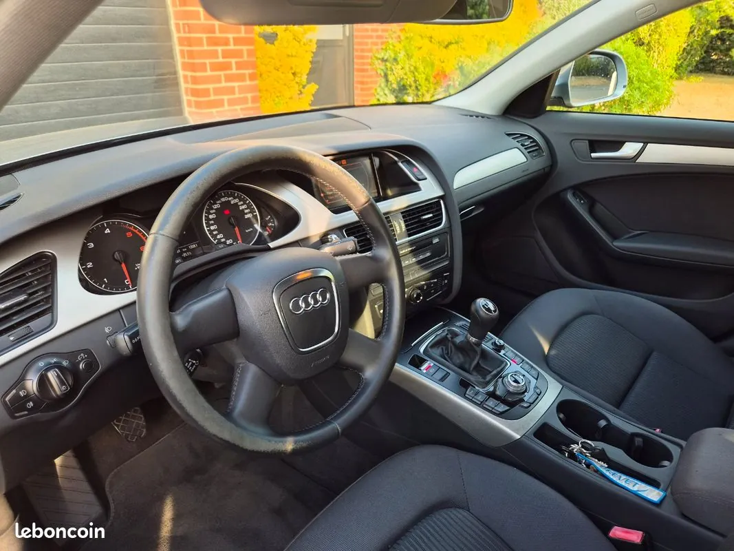 Audi A4 2009 photo 3