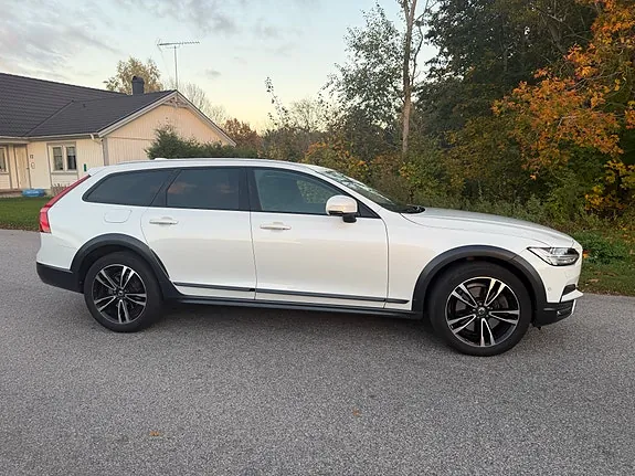 Volvo V90 Cross Country
