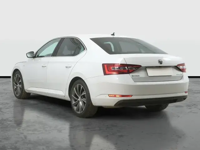 Skoda Superb 2015 photo 3