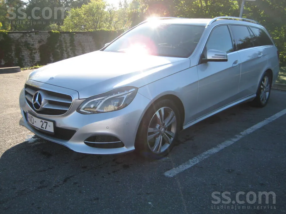 Mercedes-Benz E220 Avantgarde W212 2013 photo 5