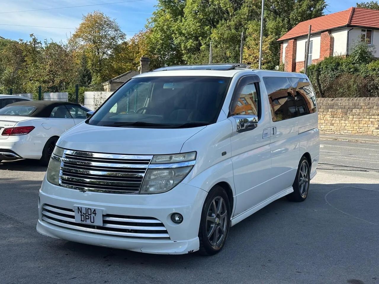 Nissan Elgrand 2022 photo 3