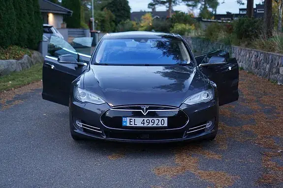 Tesla Model S 2014 photo 4