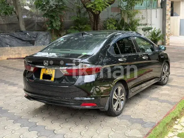 Honda Grace 2014 photo 4