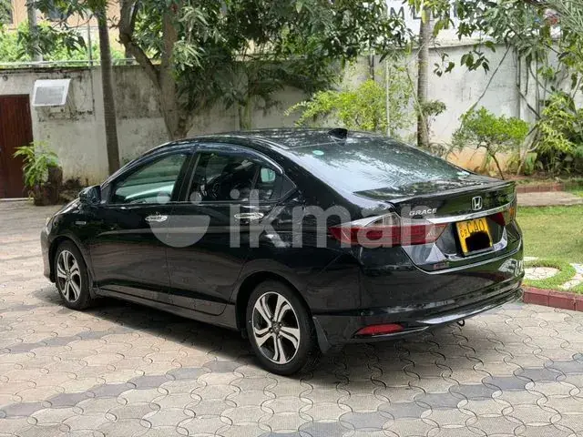 Honda Grace 2014 photo 2