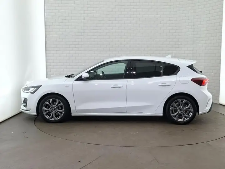 Ford Focus 2023 photo 4