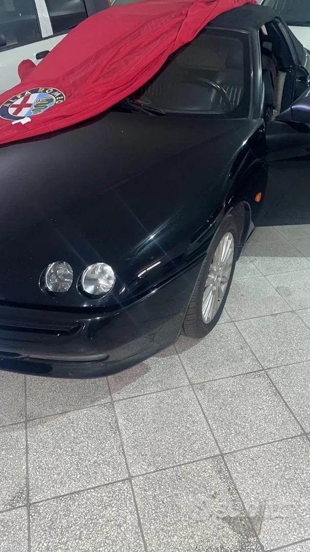 Alfa Romeo Spider 2001 photo 2