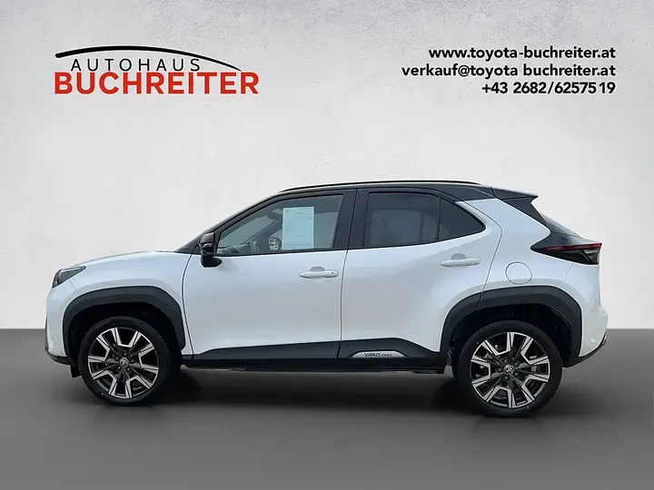 Toyota Yaris Cross photo 2
